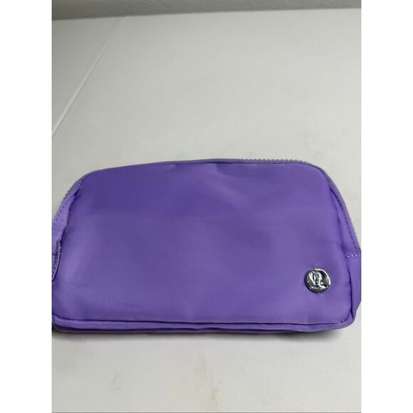 NWT LULULEMON EVERYWHERE BELT BAG  Blue Pas hell /PURPLE/LAVENDER 1 L - Picture 2 of 11